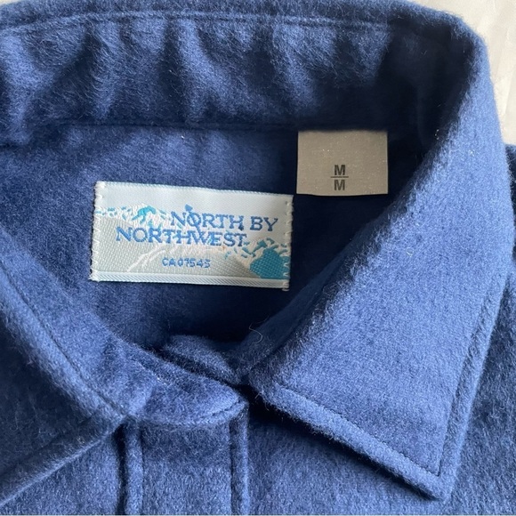 👚 Vintage North by NorthWest Blue Button-Down  Shirt - Women's Size Medium! 👚 - Picture 8 of 10